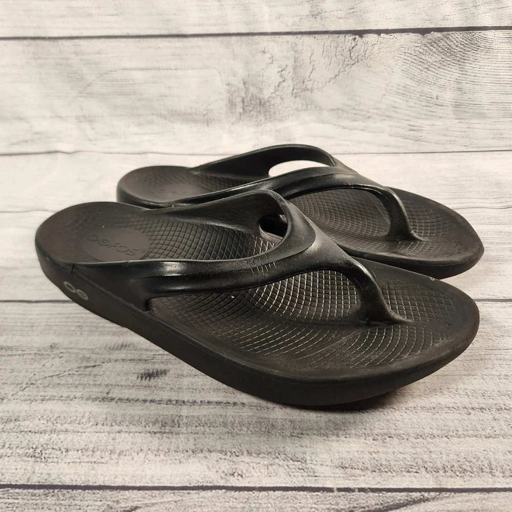 OOFOS OOriginal Recovery Sandals Womens 6 Black Thong Flip Flops